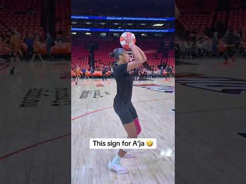 WNBA fans are creative 😂
