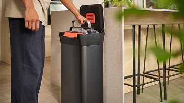 Joseph Joseph Titan 30L Black Trash Compactor | 30146