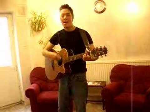 Stephen Hoo Singing a cranberries song standing up!