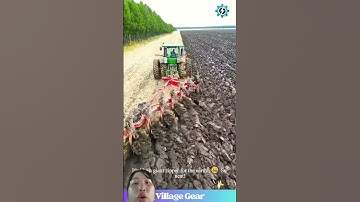 cảnh máy cày bánh doi  công suất lớn của bên nước ngoài