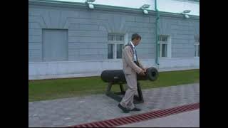 002  Пушки туристы  Кремль 2009