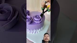 Kue cantik warna ungu #cake #cakeultah #cakedecorating #dekorasicake #cakedesign #birthdaycake