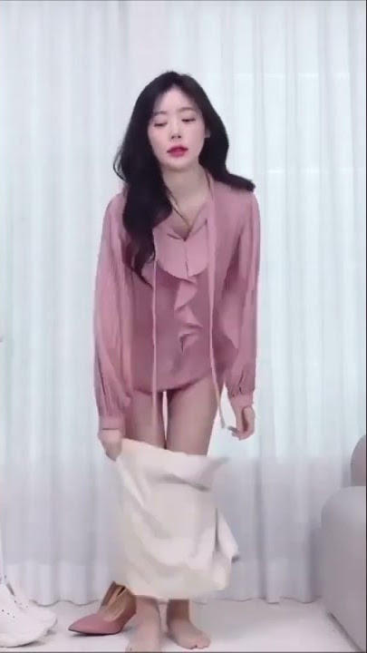Gái xinh cởi đồ đáng yêu, dễ thương , ngọt ngào..