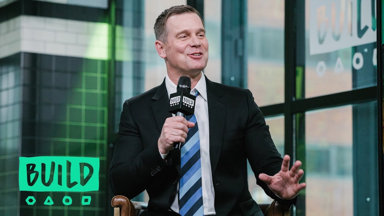 How "9-1-1" Is Different From Other Shows Peter Krause Has Worked On