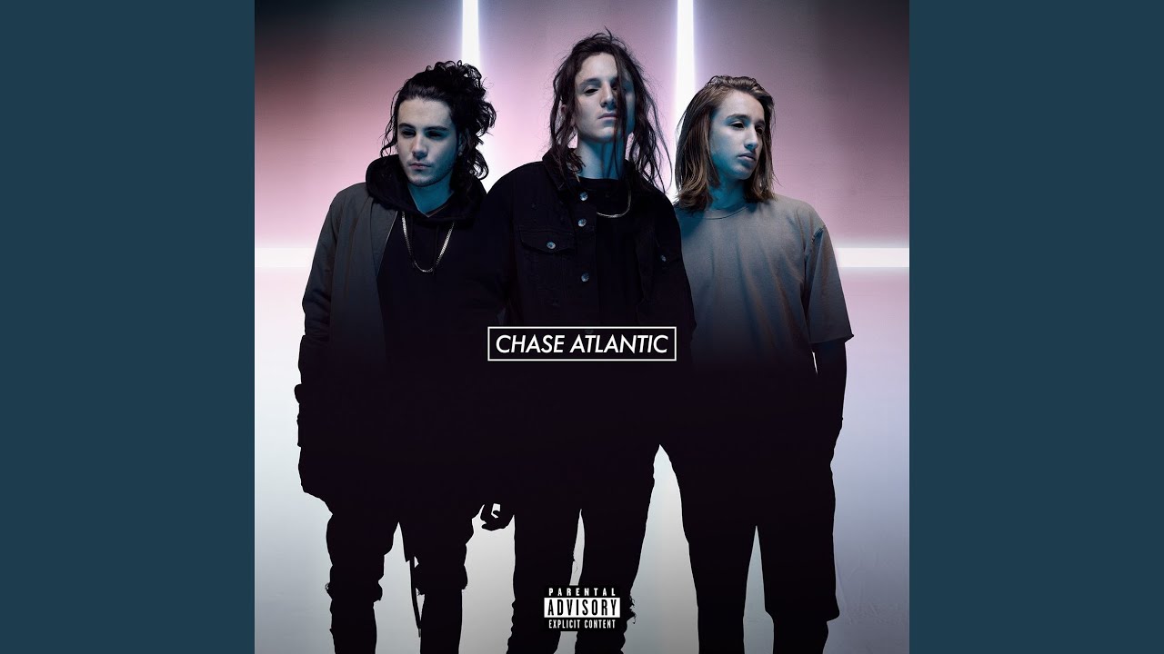 Friends чейз атлантик. Клинтон Кейв Chase Atlantic. Митчелл Кейв Chase Atlantic. Chase Atlantic Кристиан Энтони. Chase Atlantic солист.