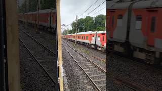 LTT–Thiruvananthapuram Netravati Express Overtakes CSMT–Titwala Local at Mulund | Epic Speed Moment