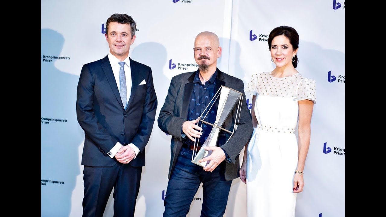 ✅ Lige foran Kronprinsparret: Prisvinder kom med opsang til danskerne