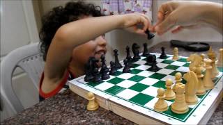 Crianças Que Jogam a Xadrez Video Estoque - Vídeo de bebê, quarto: 96051891