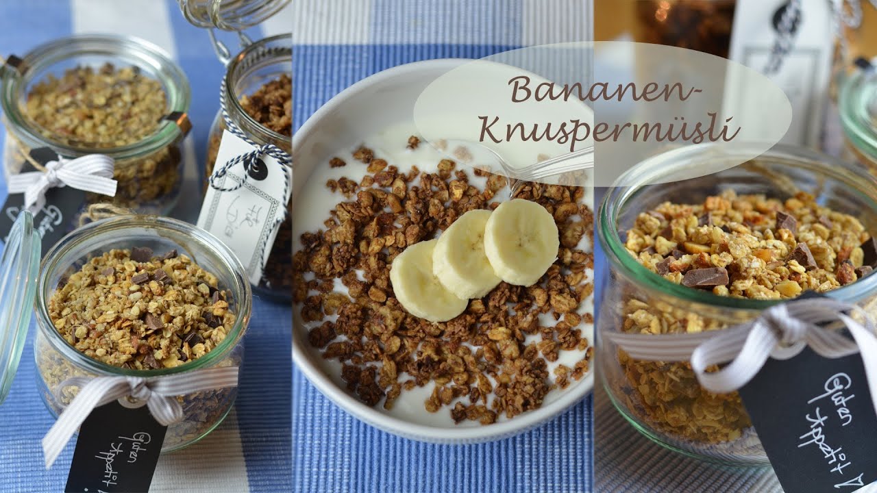 Knuspermüsli selbermachen mit Banane, Nüssen, Mandeln, Kokos, Ahornsirup und Schokostückchen