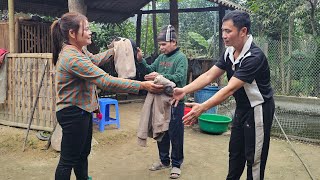 As the weather turned cold, Dao went to the market to buy Duong and Ong new warm clothes.