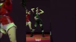 ITZY Chaeryeong's sexy hip swaying dance (LOCO)