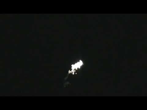 Multi Salute/ Ti Hummer Black Powder Rocket (Bommy night testing) - YouTube