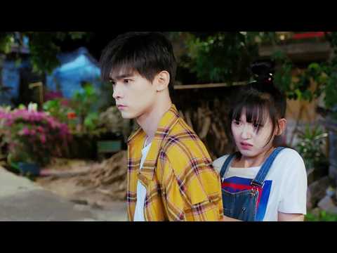 Girl Alone at Home in Danger, He Appears at the Crucial Moment!