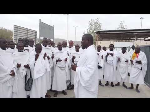 Ahmadou Modibo Et S M Ibrahim El Rachidin Prient Pour Le Cameroun Le Jour De Arafat