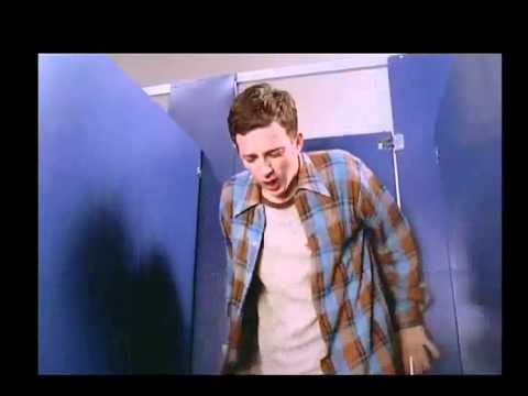 American Pie 1: pausamerda va nel WC della scuola