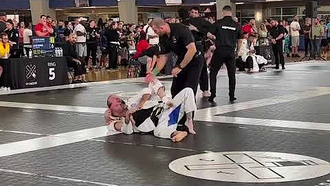 Jason Sampson competing at Tap Cancer Out