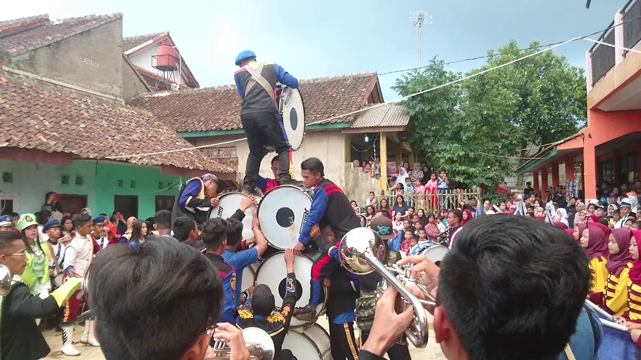 Atraksi drum band HIPACI