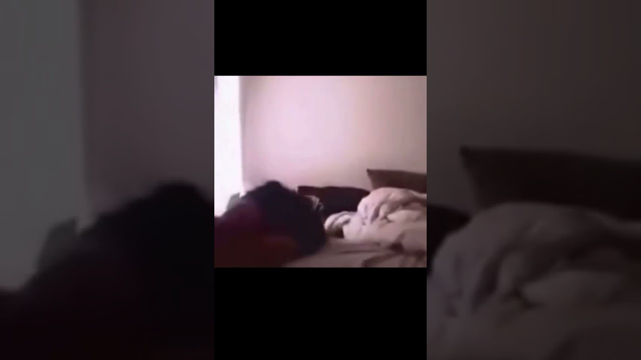 Man wakes up with a leg cramp 