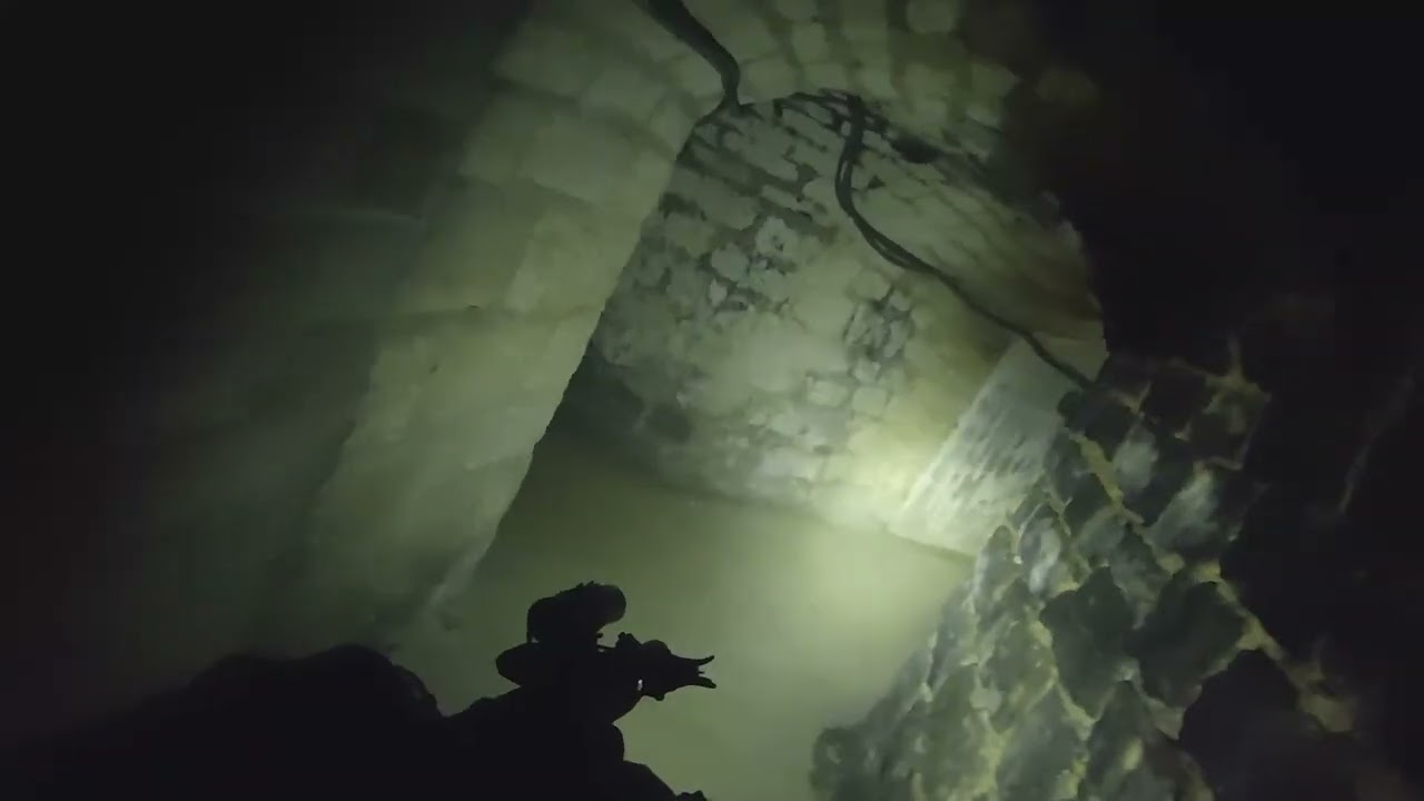 Airsoft tunnel run double kill in France.