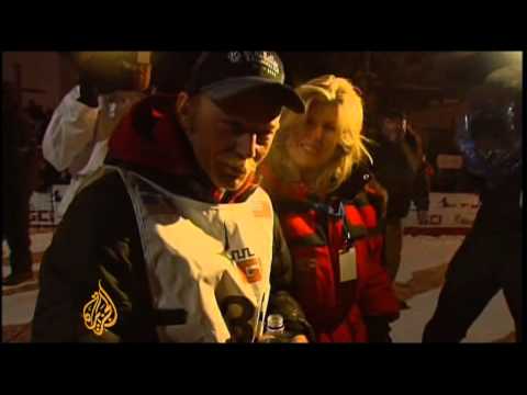 Wideo: Zwycięzca Iditarod 2013 Mitch Seavey i jego zespół psów