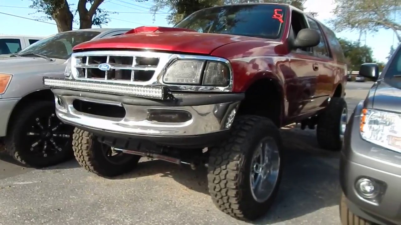 1998 Expedition Lifted! 10" LIFT! - YouTube