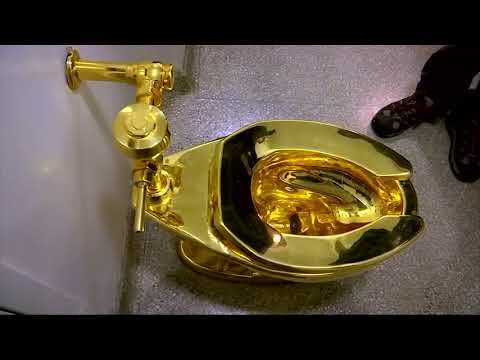 Solid gold toilet stolen from Britain&rsquo;s Blenheim Palace