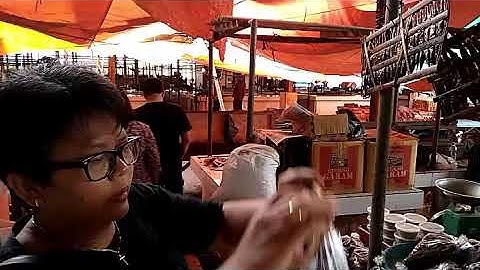 Pasar Kuliner Ekstrim Tomohon