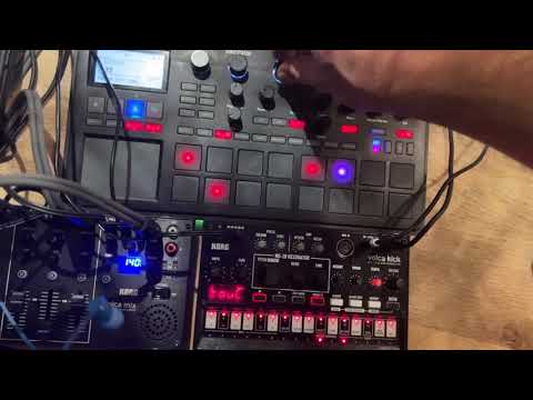 Who’s jamming with me??! #korg #volcakick #volcamix #electribe2 #live #electro #dawlessjam