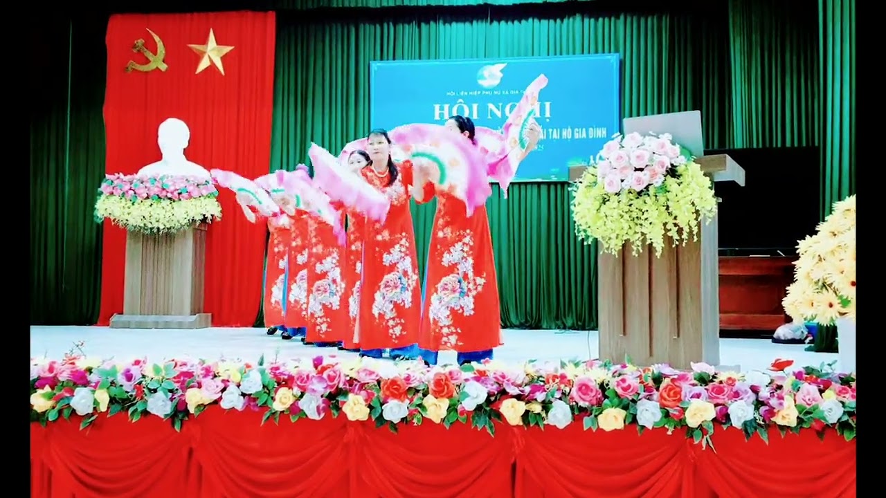 Câu lạc bộ Thôn Ngọc Thự giao lưu văn nghệ Chào mừng hội nghị ra mắt xử lý rác thải  xã Gia Tường  !