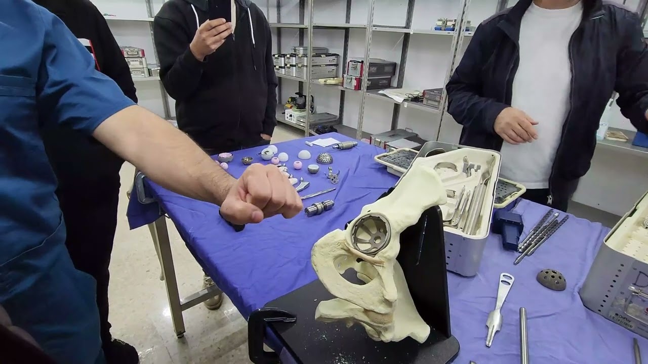 Basic Principles of Total Hip Replacement  اساسيات تبديل مفصل صناعي الورك