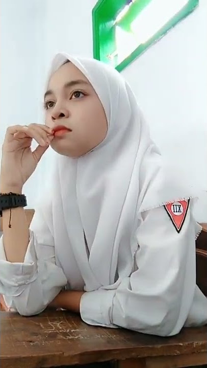 Uhkty Cantik pake Baju Sma Bohay