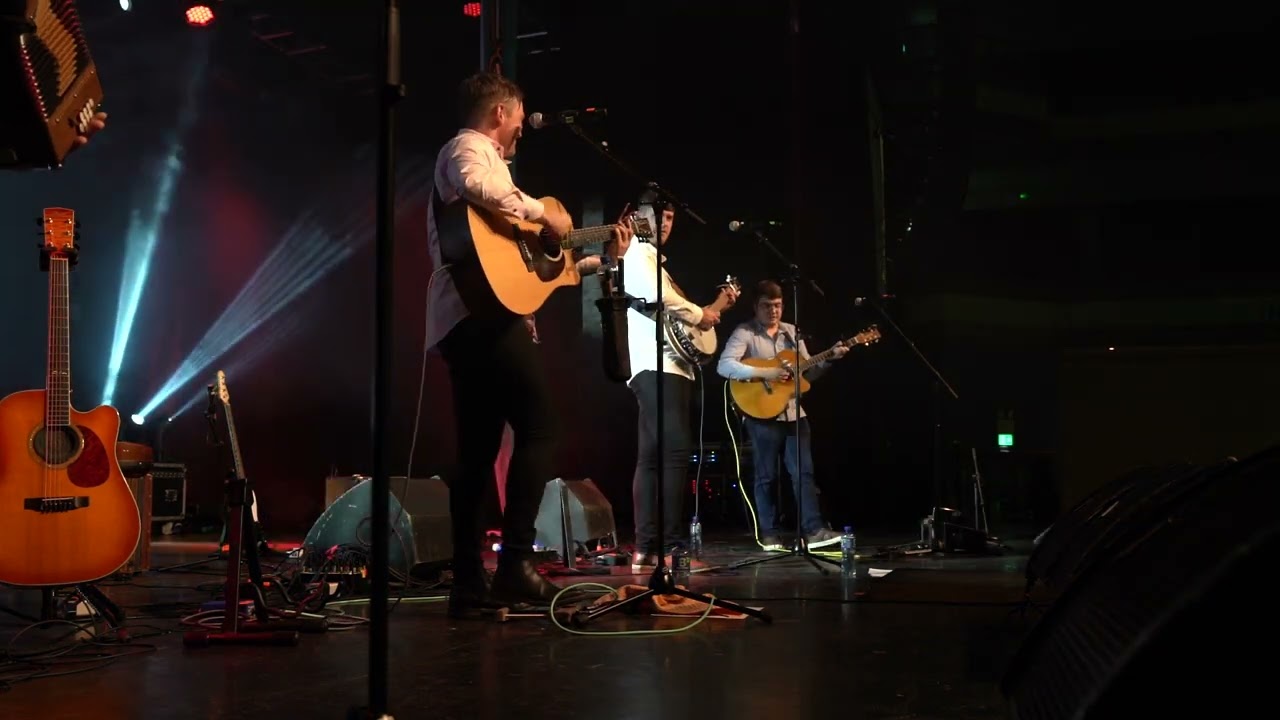 The Fógues - Wake Me Up (INEC Arena, Killarney)