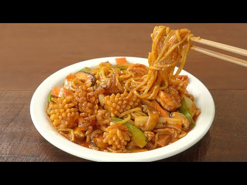   ,         Stir-fried Seafood Jjambbong  Spicy Noodles