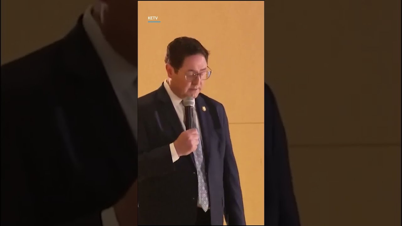 Nebraska Congressman Booed Over Trump Spending Cuts Tax The Rich 