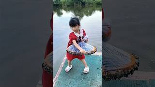 ¡Atrapó más peces que su tío! 😲🐠