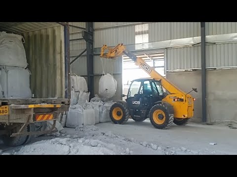JCB Telehandler || Demo Experiment ||Jambo bag||Unloading from Truck ...