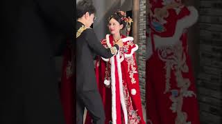 Áo choàng đỏ kết hợp với váy cưới đẹp quá đj🥰🥰#funny #wedding #weddingdress #shortvideo #bride