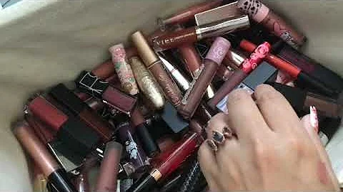 ASMR - Makeup Rummaging and Declutter (soft spoken)