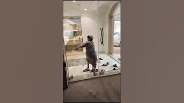 ابو راشد ضرب قزيع بالمبخره المقطع كامل في قناتي احمد قزيع السهلي اكسبلور فراج قزيع السهلي 
