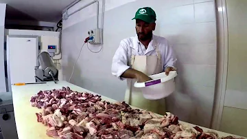 Come è fatta la salsiccia di Norcia?