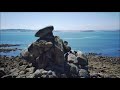 Plougasnou  la plage de saint samson avec beau ciel bleu 