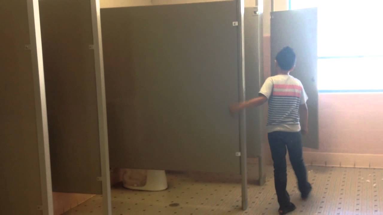 Boys Bathroom Behavior - YouTube