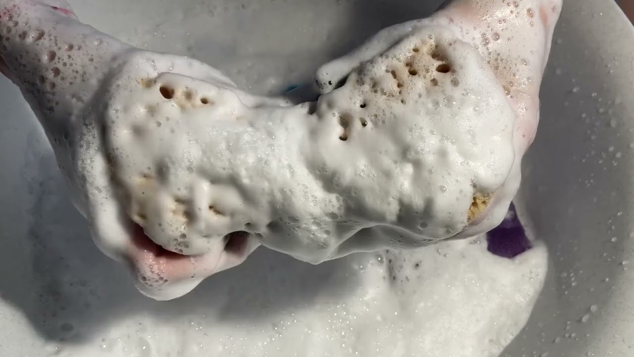 ASMR 🫧soap🫧 squeezing sponges🫧