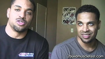 Smith Machine Bench Press Vs. Regular Flat Bench Press to Build Muscle @hodgetwins