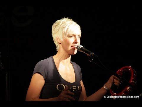 Laura (Attentats Paris)   The Traps & Laura (hommages) suite attentats du Bataclan 2015.