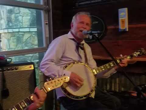 2018.08.25 - Dennis Bottoms on banjo... Ol' Slew Foot (Bear Tracks)