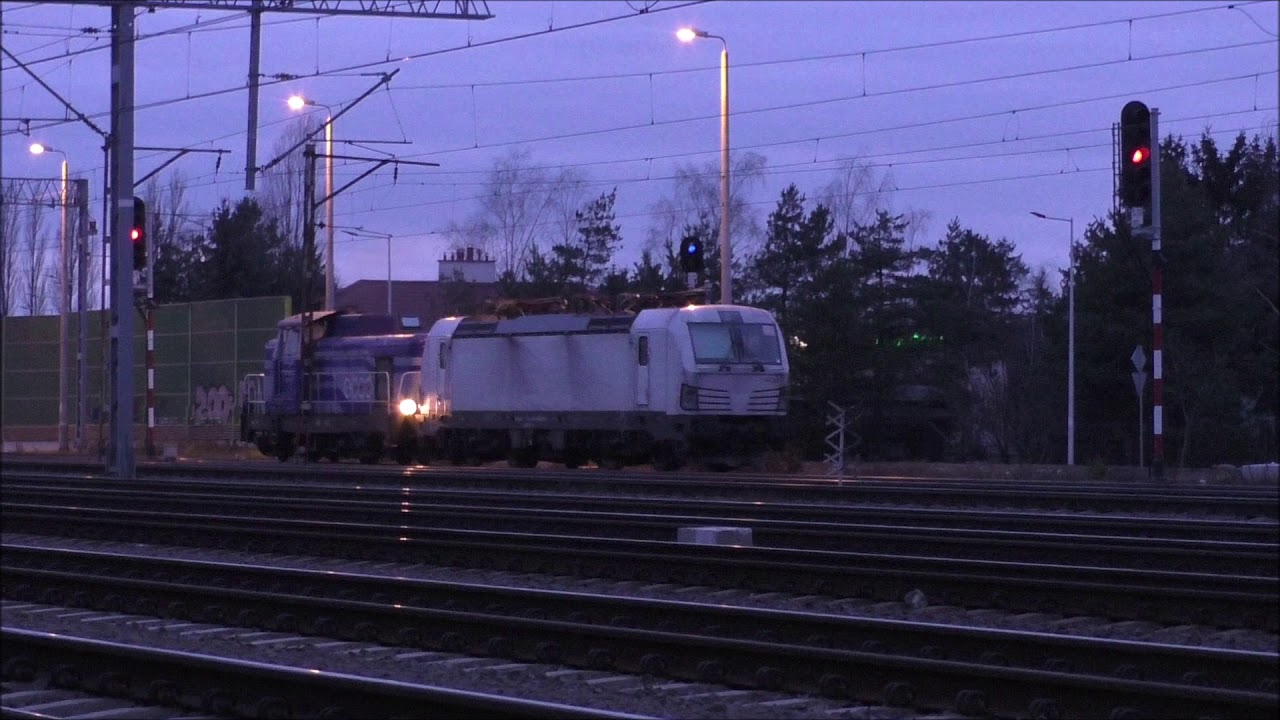 SM42-2446 z Vectronem (193 368) w Pruszkowie