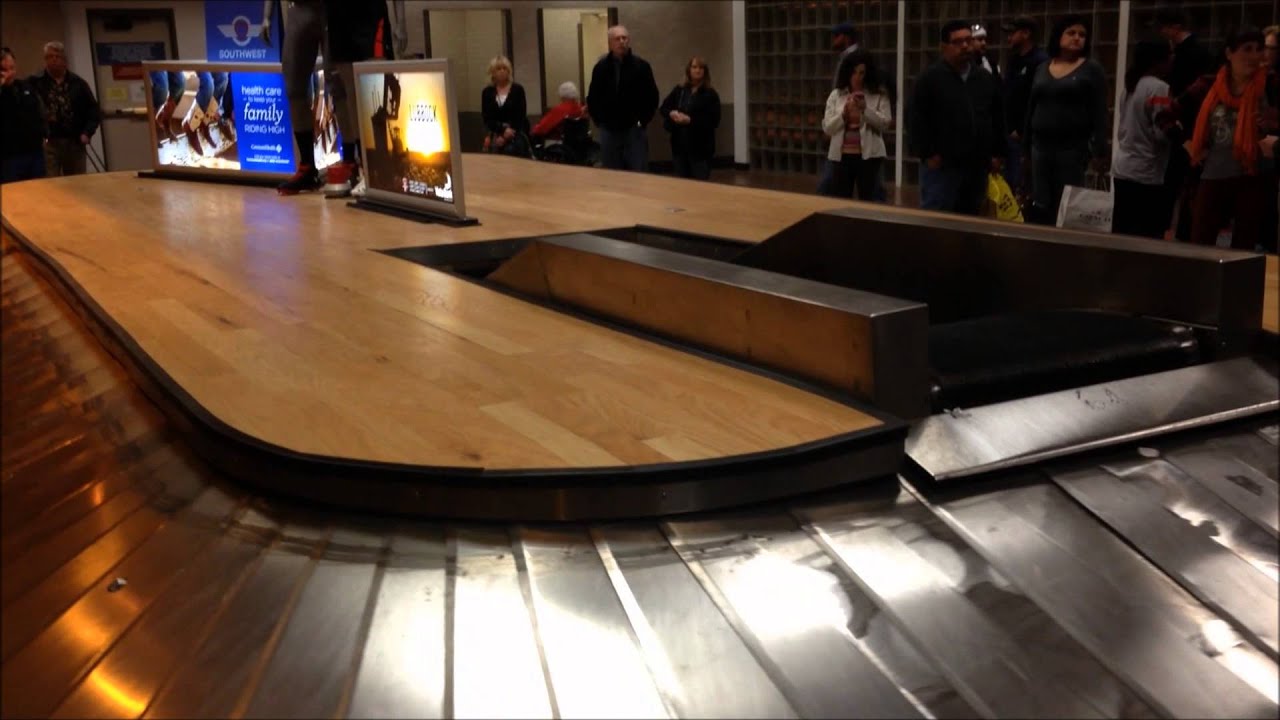 Southwest Airlines Flight 3504 from Las Vegas, NV now on Carousel 2B