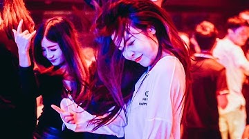 [ TikTok QT ] Mưa Nhẹ Vào Tháng Ba Remix ( 三月里的小雨 DJ ) | Trai xinh gái đẹp trong quán Bar