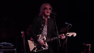 11  Walking With a Mountain MOTT THE HOOPLE Cleveland OH April 6, 2019